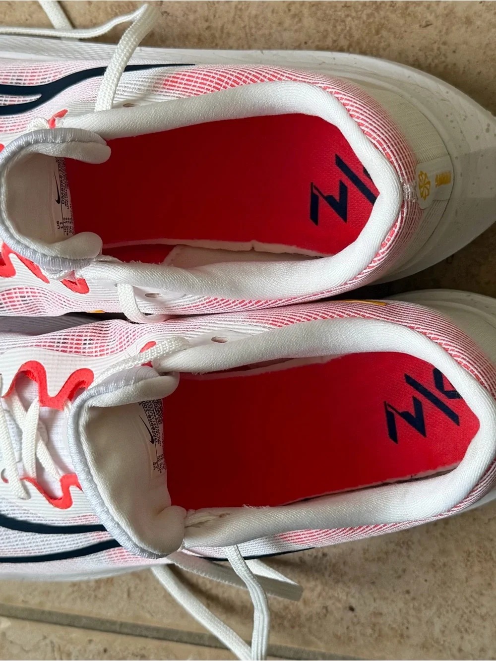 Nike - Zoom Fly 5 'White Bright Crimson' . Men US 11